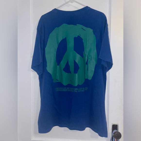 NWOT Mac miller L Blue T-Shirt with Green Peace Sign - Picture 1 of 4